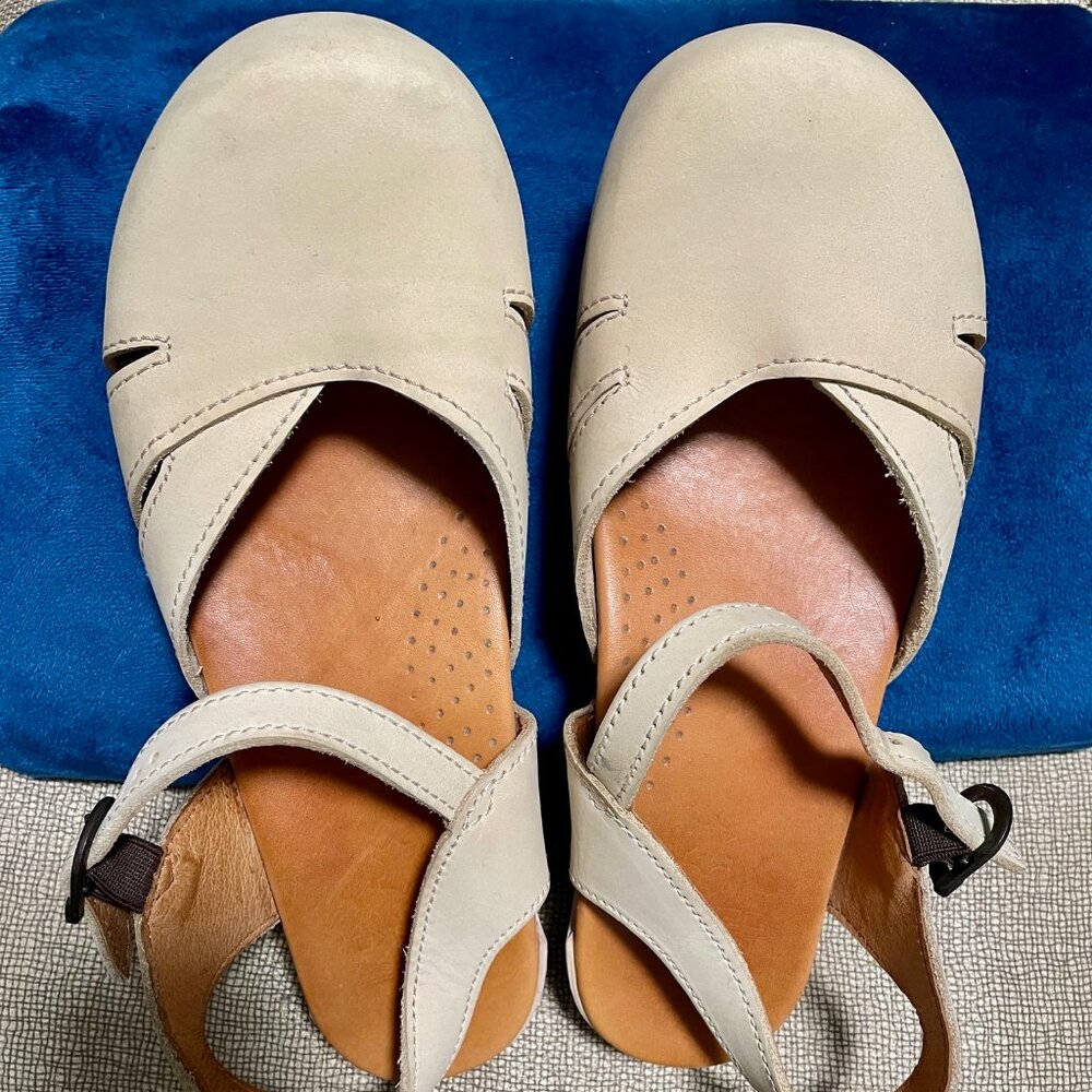 Dansko 40 Mary Jane type Sandal/Shoe Light Sand Color